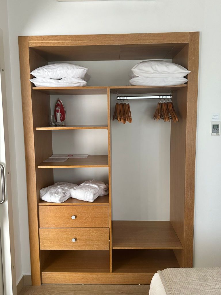 Otel tipi elbise dolabı