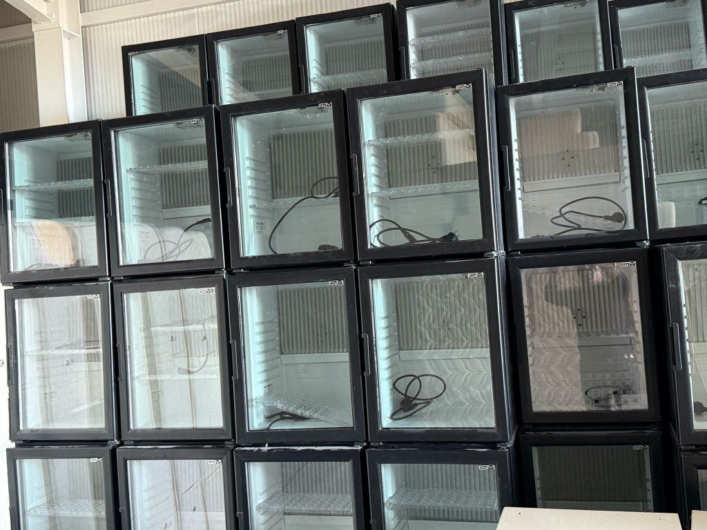 ISM minibar camlı